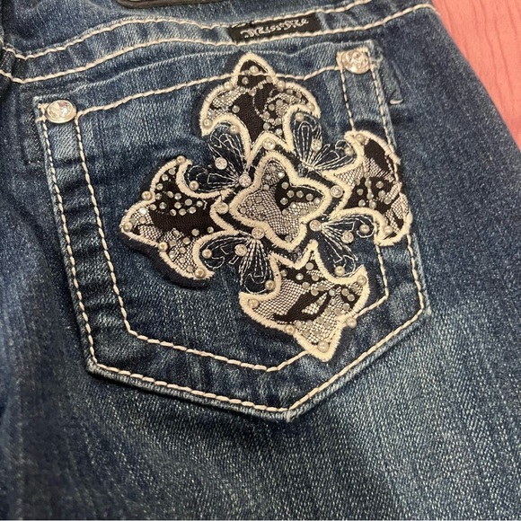 Miss Me Dark Wash Capris - Picture 10 of 10